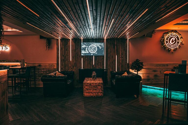 Cristis Lounge